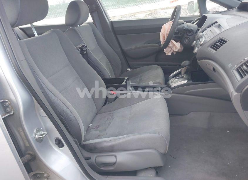Photo 5 of 2008 Honda Civic LX (VIN 1HGFA16558L104415)