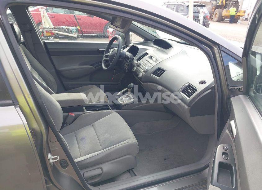 Photo 5 of 2006 Honda Civic LX (VIN 1HGFA16576L061077)