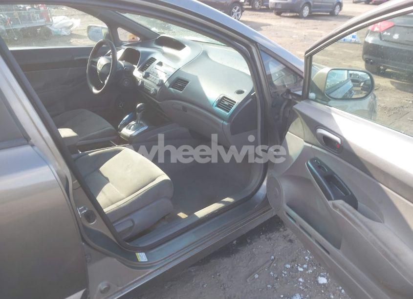 Photo 5 of 2007 Honda Civic LX (VIN 1HGFA16587L139397)