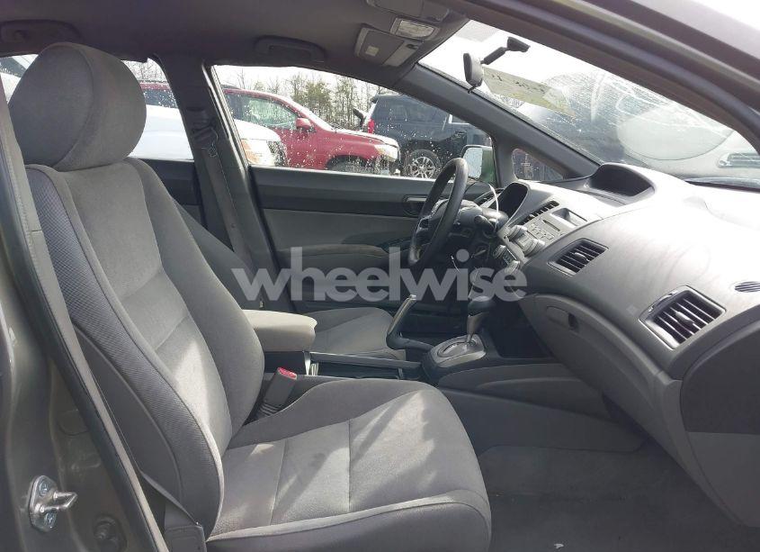 Photo 5 of 2006 Honda Civic LX (VIN 1HGFA16596L104804)