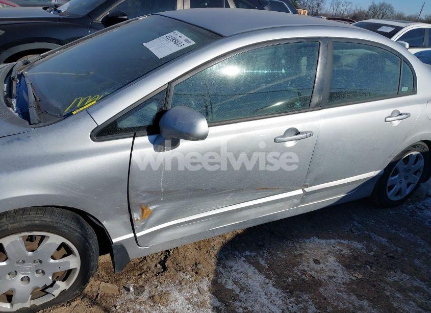 Photo 6 of 2007 Honda Civic LX (VIN 1HGFA16597L044184)