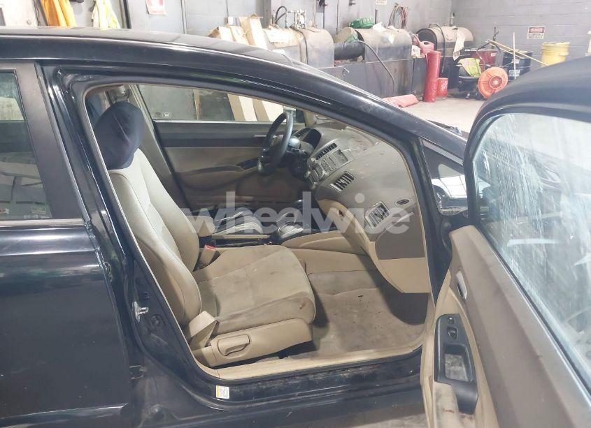 Photo 5 of 2006 Honda Civic LX (VIN 1HGFA165X6L103659)