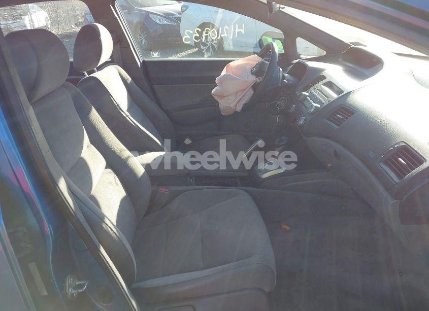 Photo 5 of 2006 Honda Civic LX (VIN 1HGFA165X6L115925)