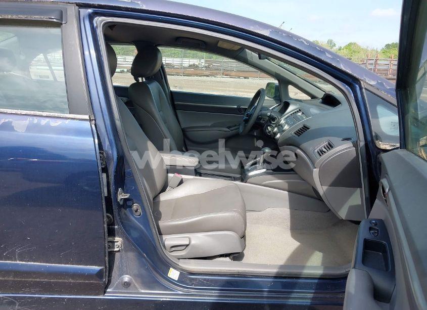 Photo 5 of 2006 Honda Civic LX (VIN 1HGFA165X6L135110)