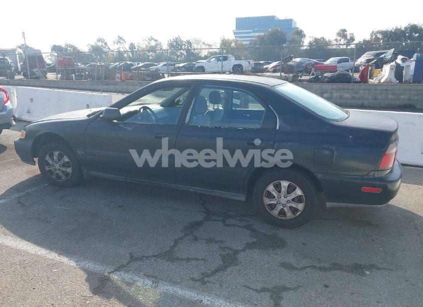 Photo 14 of 1997 Honda Accord DX (VIN 1HGTB5622VA476216)