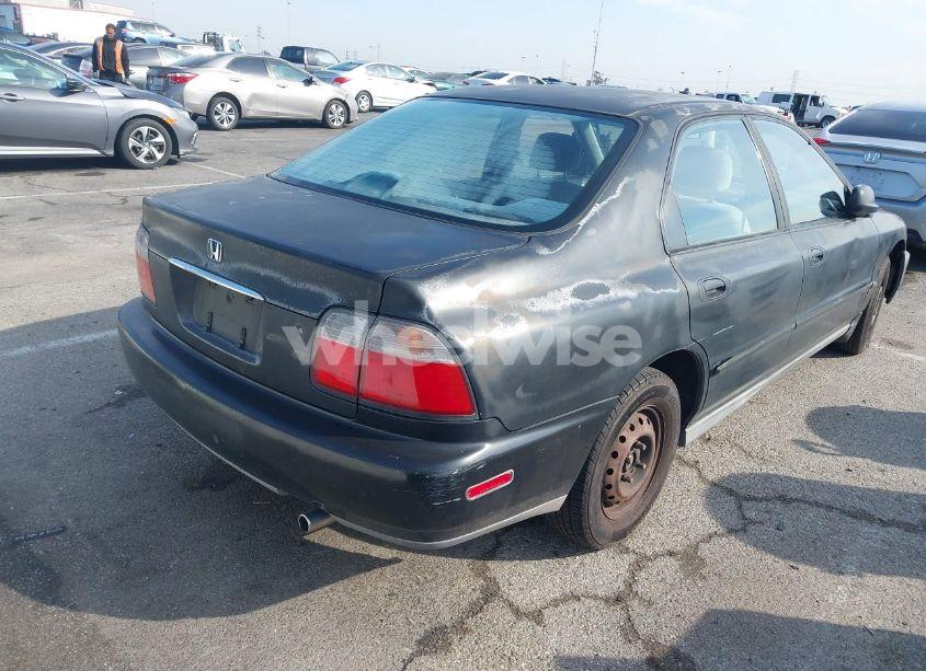 Photo 4 of 1997 Honda Accord DX (VIN 1HGTB5622VA476216)