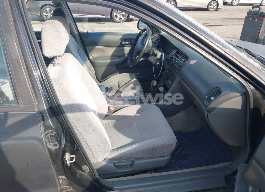 Photo 5 of 1997 Honda Accord DX (VIN 1HGTB5622VA476216)