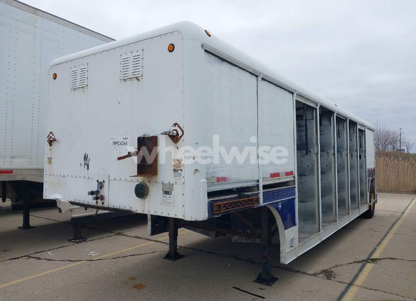 Photo 2 of 1985 Hackney 16 BAY BEV (VIN 1HHUTX217EE000866)