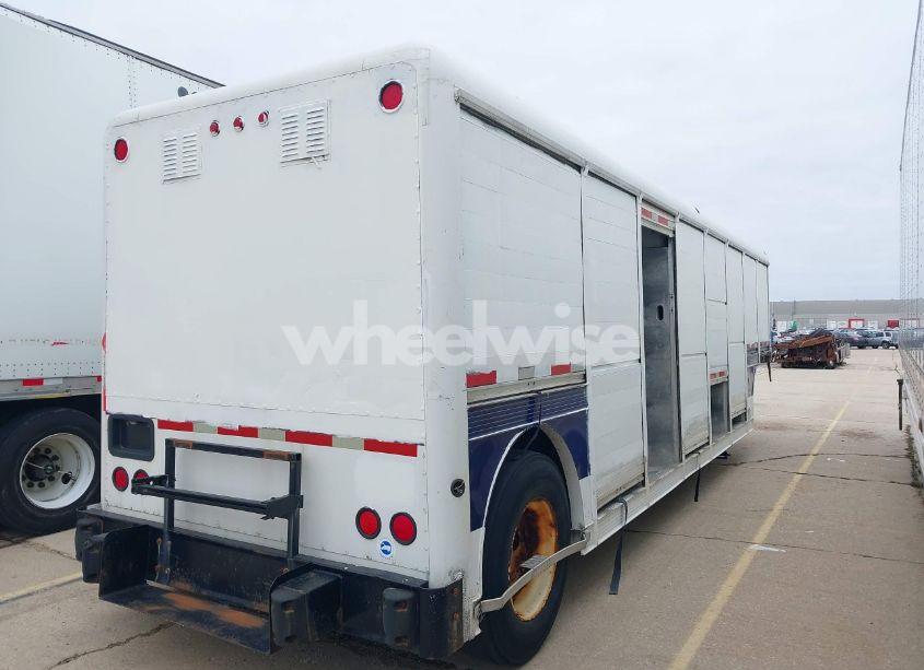 Photo 4 of 1985 Hackney 16 BAY BEV (VIN 1HHUTX217EE000866)