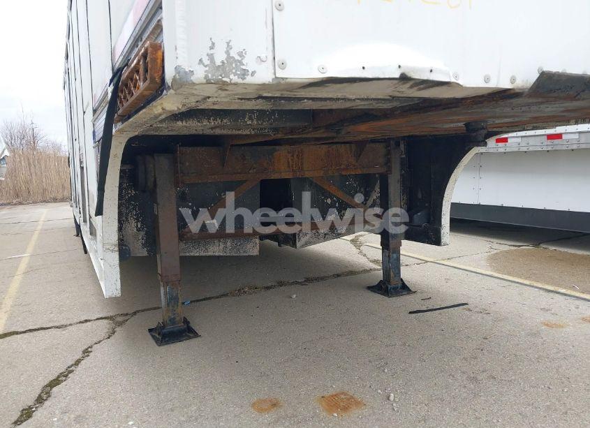 Photo 5 of 1985 Hackney 16 BAY BEV (VIN 1HHUTX217EE000866)