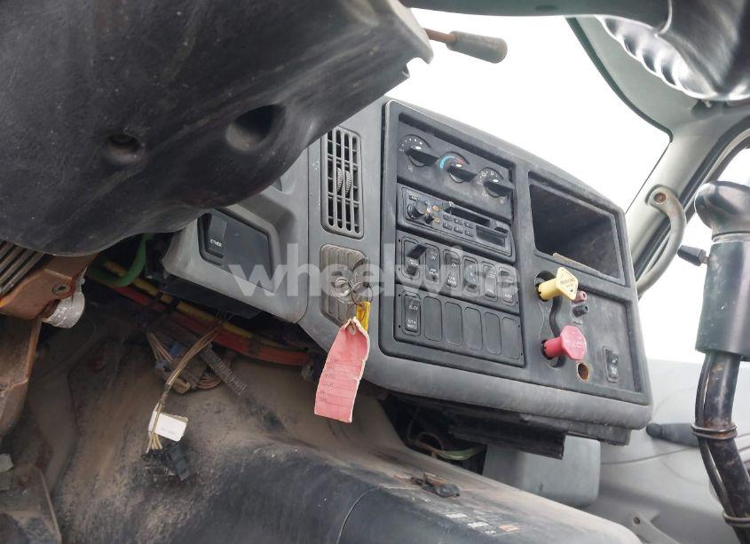 Photo 10 of 2005 International 8000 8600 (VIN 1HSHXAHR45J166635)