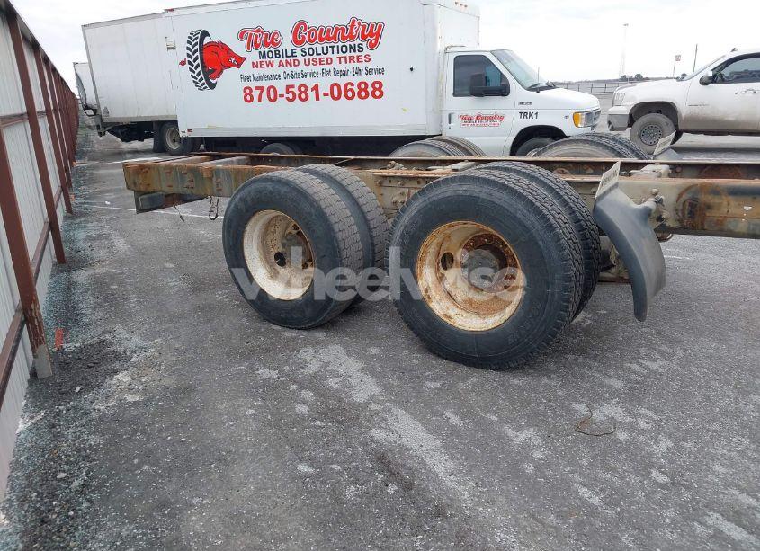 Photo 4 of 2005 International 8000 8600 (VIN 1HSHXAHR45J166635)