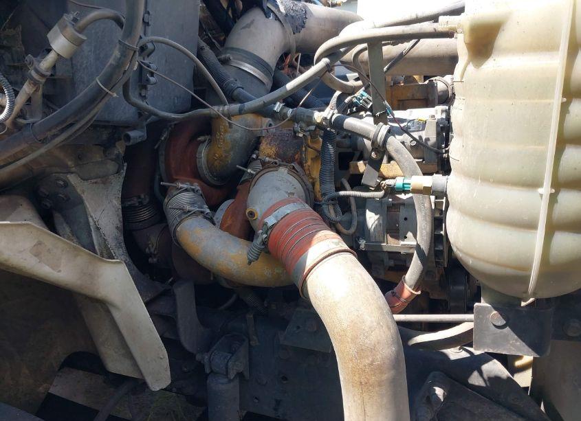 Photo 10 of 2006 International 8600 8600 (VIN 1HSHXSBR26J258505)