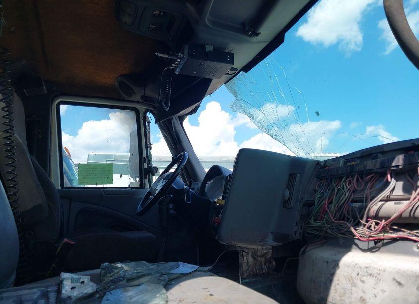 Photo 5 of 2006 International 8600 8600 (VIN 1HSHXSBR26J258505)