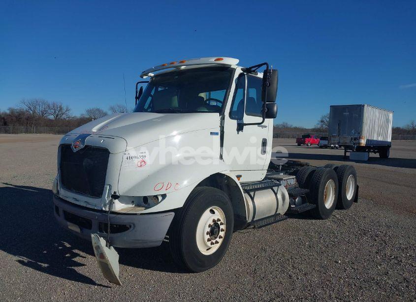 Photo 2 of 2013 International 8600 8600 (VIN 1HSHXSHR2DJ404194)