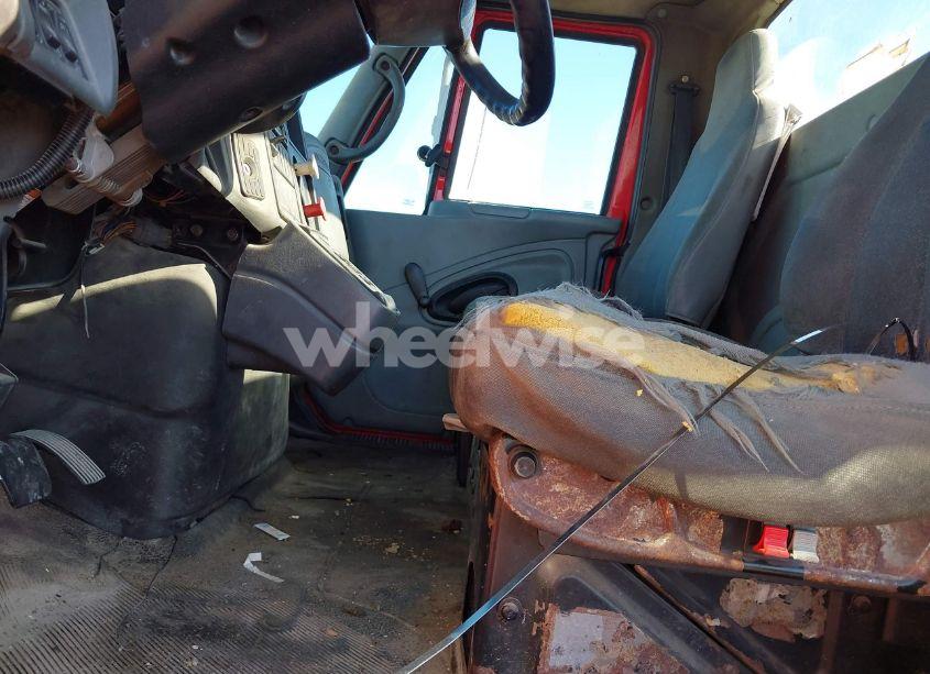 Photo 7 of 2005 International 4000 4400 (VIN 1HSMTAAN95H124390)