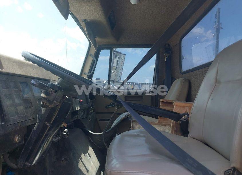 Photo 5 of 1992 International 4000 4900 (VIN 1HSSDN4N5NH424113)