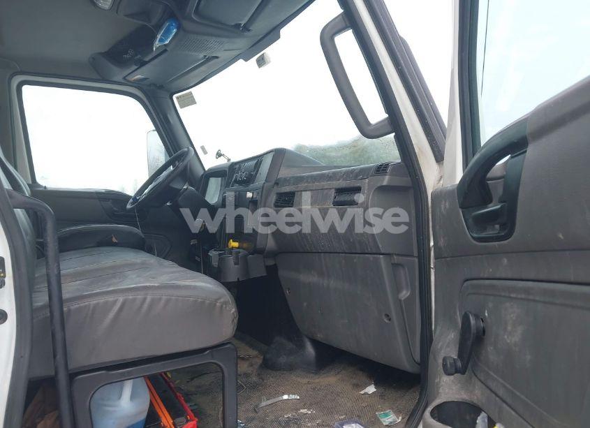 Photo 7 of 2020 International Mv (VIN 1HTEUMML1LH440629)