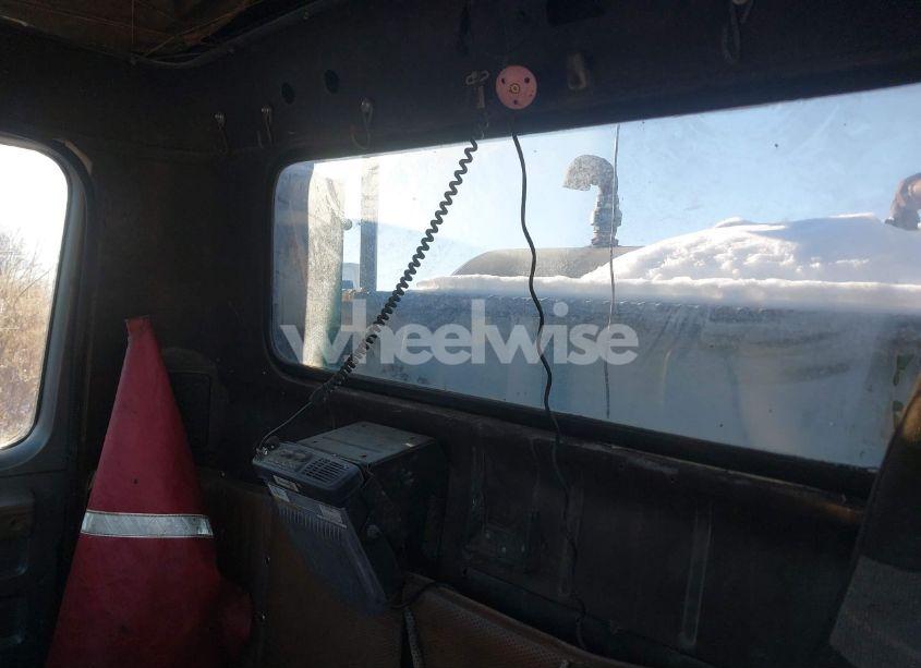 Photo 6 of 1988 International 8300 G-8300 (VIN 1HTJW0009JH558549)