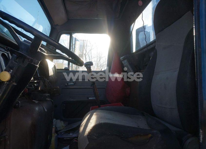 Photo 7 of 1988 International 8300 G-8300 (VIN 1HTJW0009JH558549)