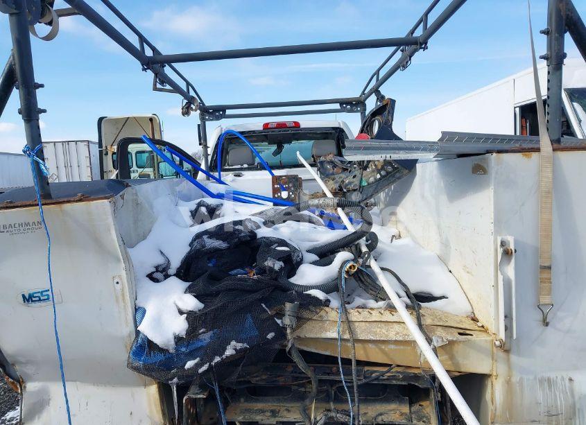 Photo 6 of 2019 Chevrolet Silverado 4500HD 1WT (VIN 1HTKHPVK1KH851316)