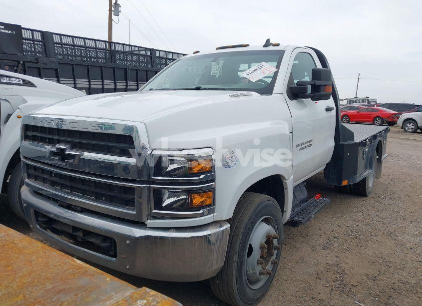 Photo 2 of 2020 Chevrolet Silverado 6500HD 1WT (VIN 1HTKHPVK4LH610321)