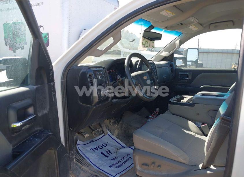 Photo 6 of 2020 Chevrolet Silverado 6500HD 1WT (VIN 1HTKHPVK4LH610321)