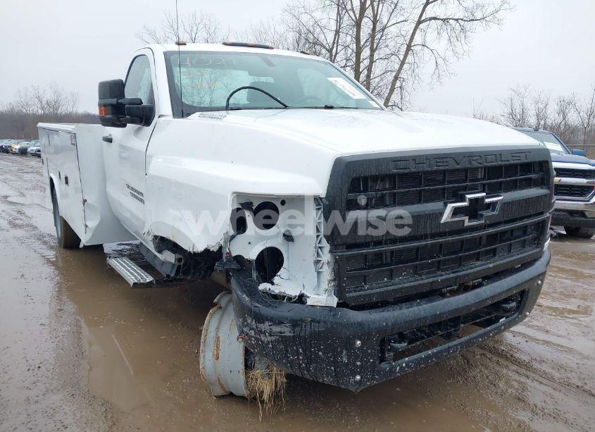 2022 Chevrolet Silverado 4500HD 1WT (VIN 1HTKHPVKXNH555375) main photo