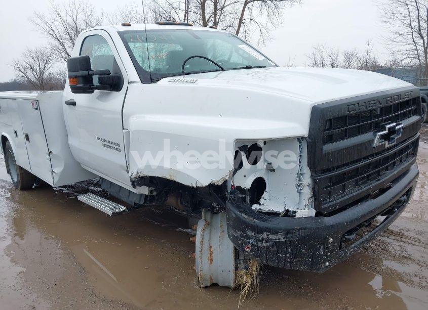 Photo 11 of 2022 Chevrolet Silverado 4500HD 1WT (VIN 1HTKHPVKXNH555375)