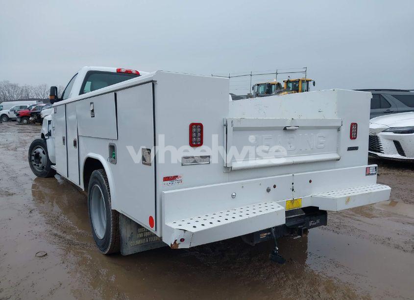 Photo 3 of 2022 Chevrolet Silverado 4500HD 1WT (VIN 1HTKHPVKXNH555375)