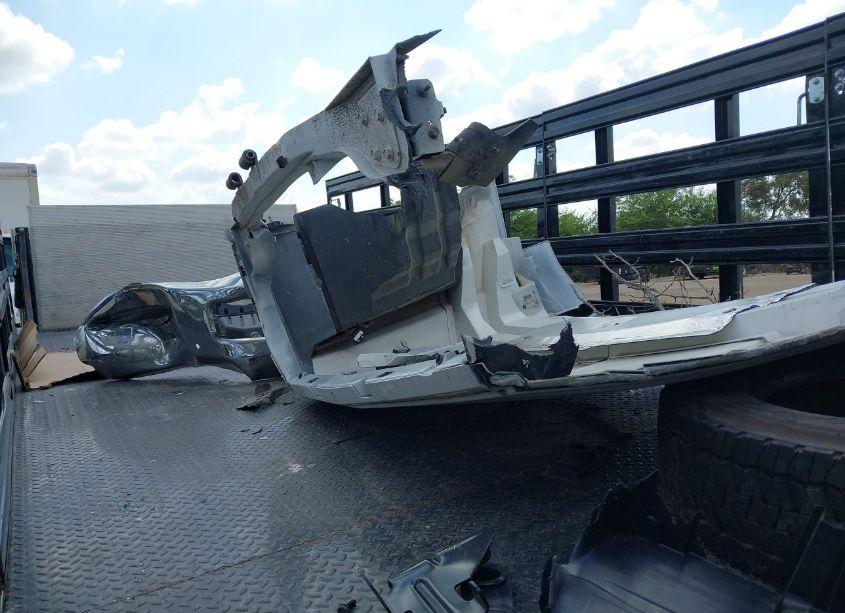 Photo 12 of 2022 Chevrolet Silverado 4500HD 1WT (VIN 1HTKHPVM7NH321910)