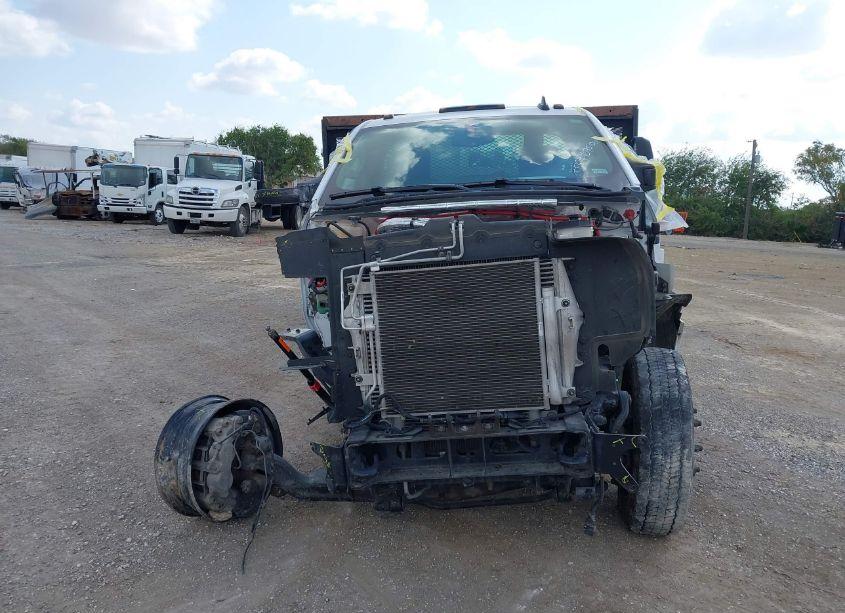 Photo 14 of 2022 Chevrolet Silverado 4500HD 1WT (VIN 1HTKHPVM7NH321910)