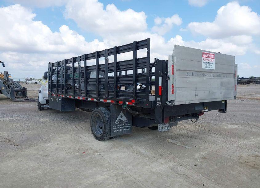 Photo 3 of 2022 Chevrolet Silverado 4500HD 1WT (VIN 1HTKHPVM7NH321910)