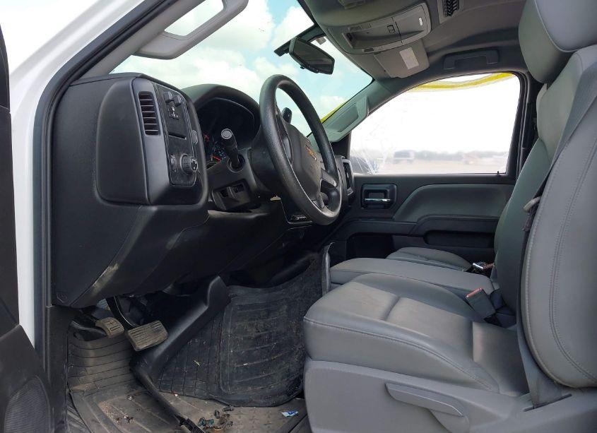 Photo 6 of 2022 Chevrolet Silverado 4500HD 1WT (VIN 1HTKHPVM7NH321910)