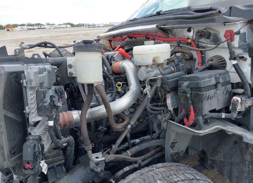 Photo 9 of 2022 Chevrolet Silverado 4500HD 1WT (VIN 1HTKHPVM7NH321910)