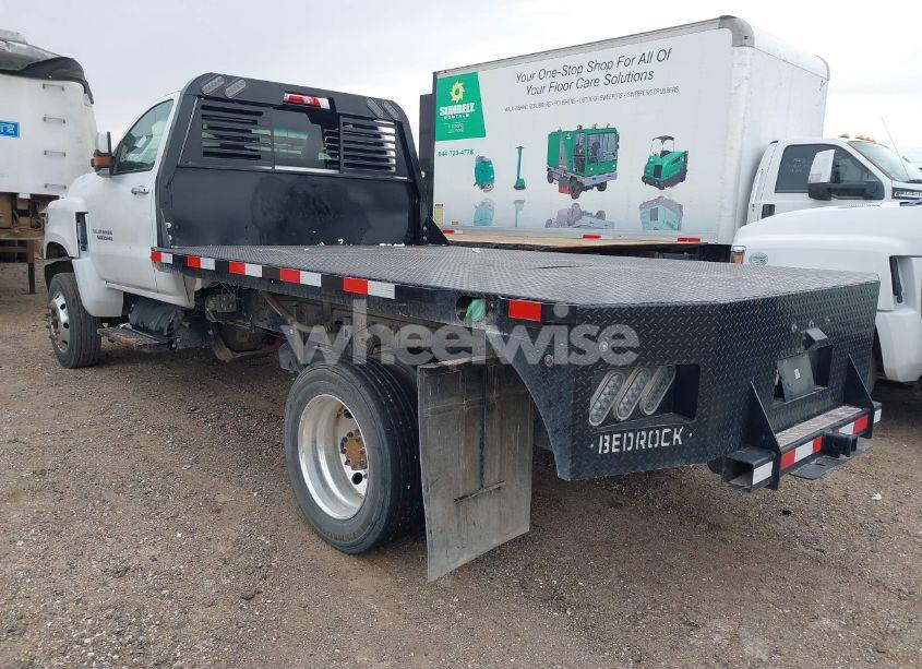 Photo 3 of 2022 Chevrolet Silverado 4500HD 1WT (VIN 1HTKJPVK0NH375956)