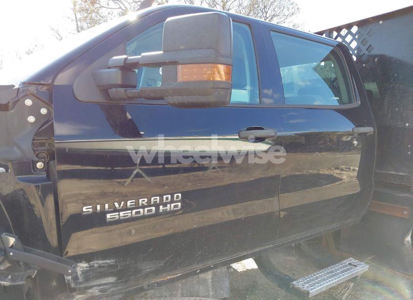 Photo 18 of 2020 Chevrolet Silverado 6500HD 1WT (VIN 1HTKJPVK1LH264507)