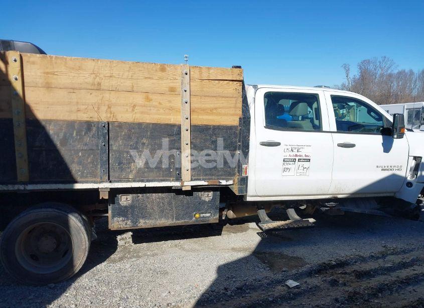Photo 13 of 2020 Chevrolet Silverado 6500HD 1WT (VIN 1HTKJPVK5LH383130)
