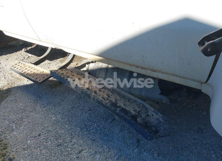 Photo 16 of 2020 Chevrolet Silverado 6500HD 1WT (VIN 1HTKJPVK5LH383130)