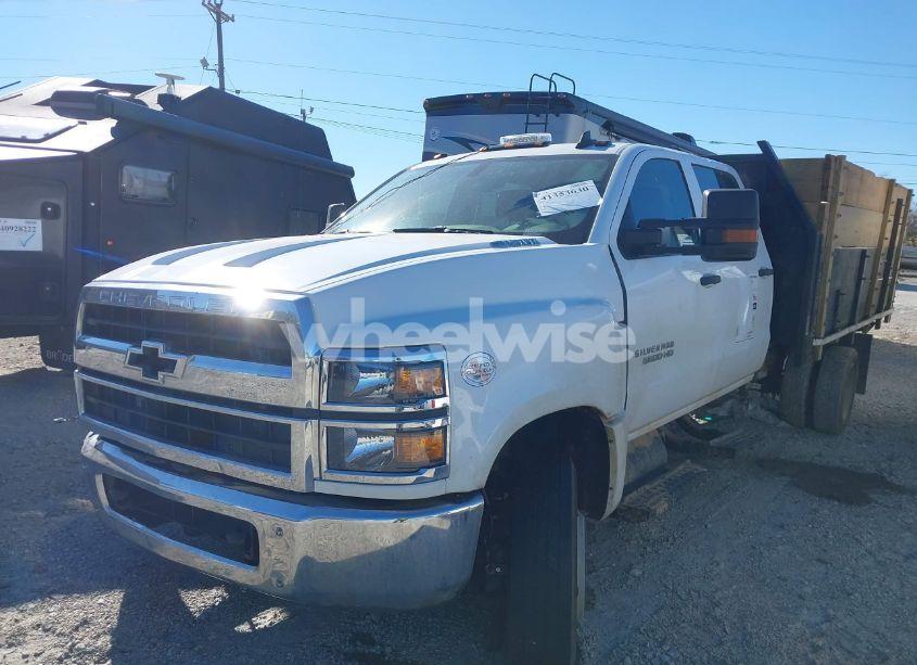 Photo 2 of 2020 Chevrolet Silverado 6500HD 1WT (VIN 1HTKJPVK5LH383130)