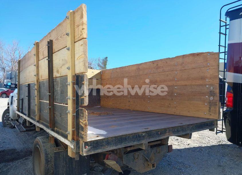 Photo 3 of 2020 Chevrolet Silverado 6500HD 1WT (VIN 1HTKJPVK5LH383130)