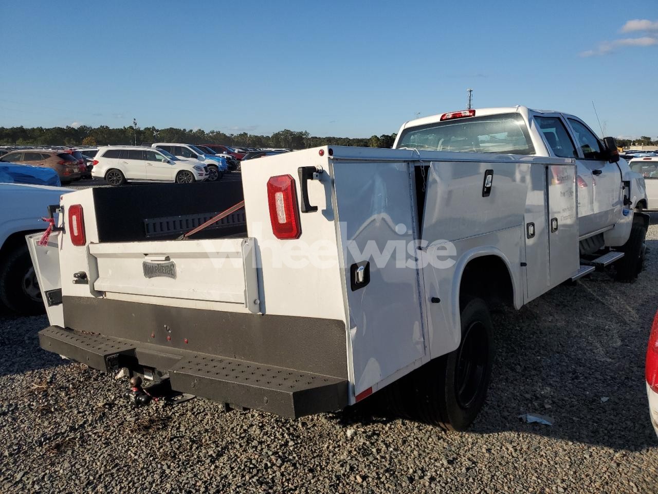 Photo 4 of 2024 GMC 15 UTILITY / SERVICE TRUCK (VIN 1HTKJPVK5RH692962)