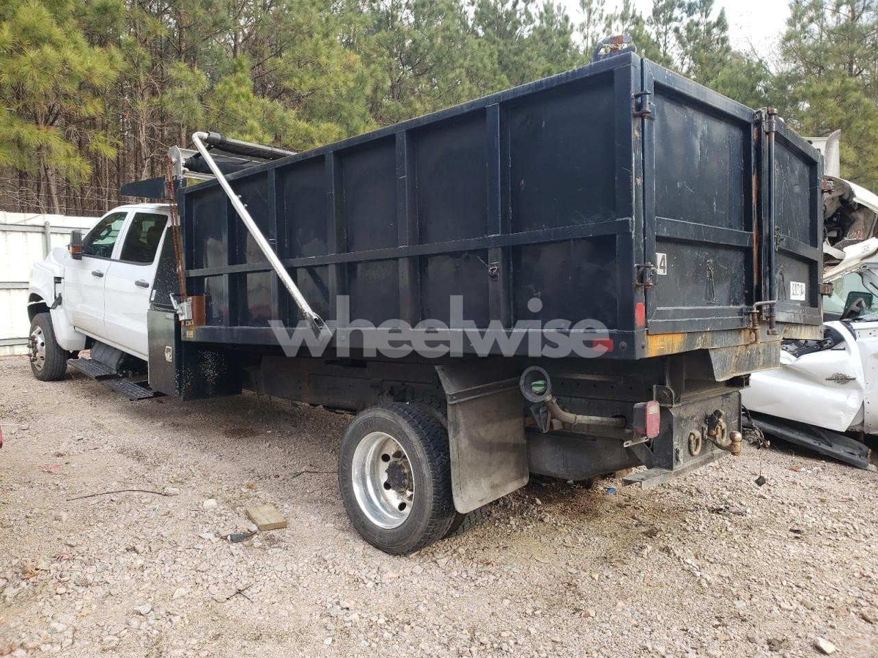 Photo 3 of 2019 CHEVROLET SILVERADO MEDIUM DUTY N/A (VIN 1HTKJPVK6KH279387)