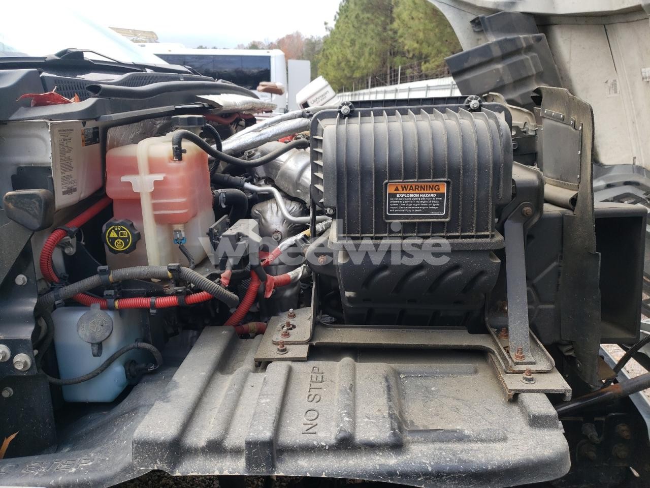 Photo 7 of 2019 CHEVROLET SILVERADO MEDIUM DUTY N/A (VIN 1HTKJPVK6KH279387)