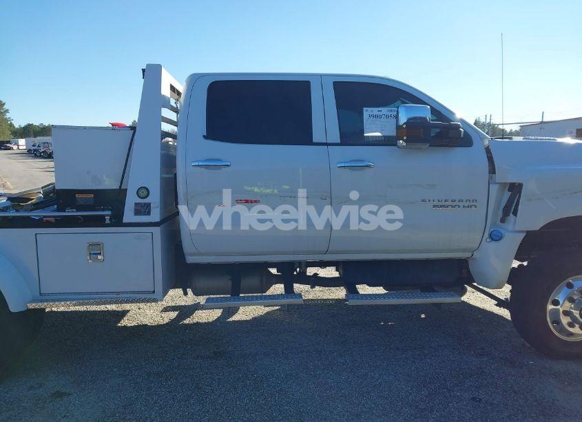 Photo 14 of 2019 Chevrolet Silverado 4500HD 1LT (VIN 1HTKJPVK7KH863619)