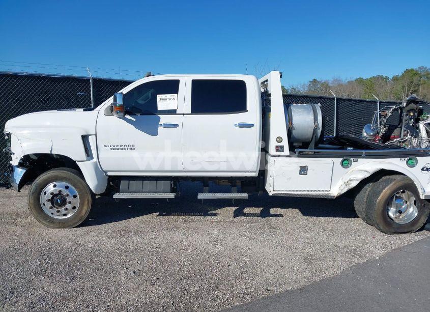 Photo 15 of 2019 Chevrolet Silverado 4500HD 1LT (VIN 1HTKJPVK7KH863619)