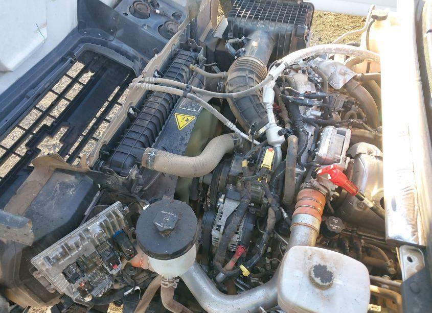 Photo 10 of 2022 Chevrolet Silverado 4500HD 1WT (VIN 1HTKJPVM9NH379053)