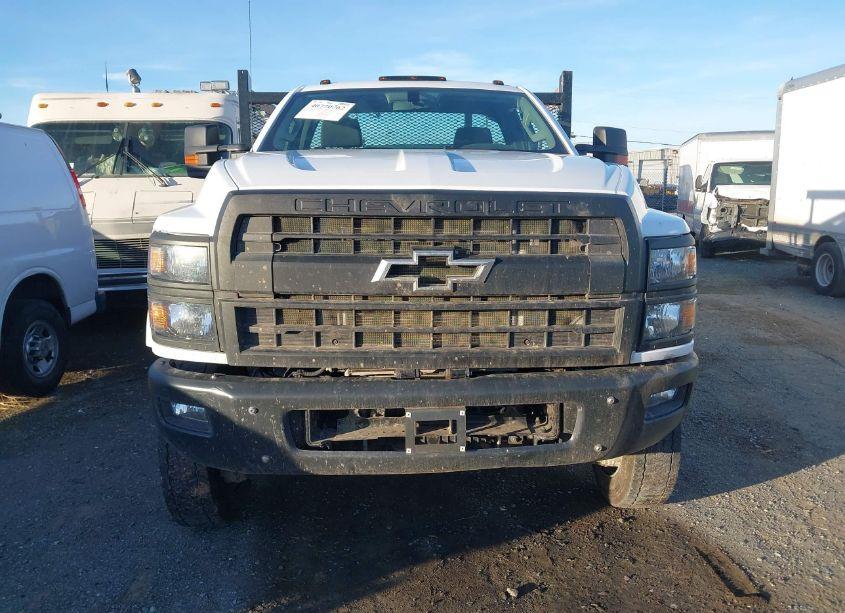Photo 12 of 2022 Chevrolet Silverado 4500HD 1WT (VIN 1HTKJPVM9NH379053)