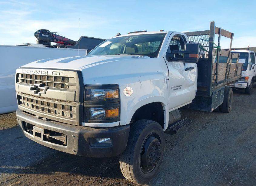Photo 2 of 2022 Chevrolet Silverado 4500HD 1WT (VIN 1HTKJPVM9NH379053)