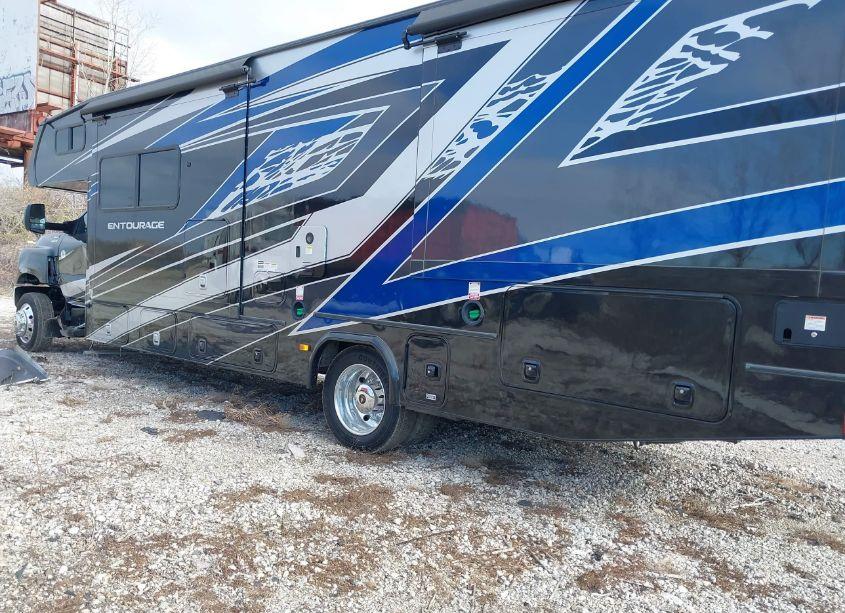 Photo 3 of 2024 Coachmen Entourage (VIN 1HTKTSWM4PH070265)